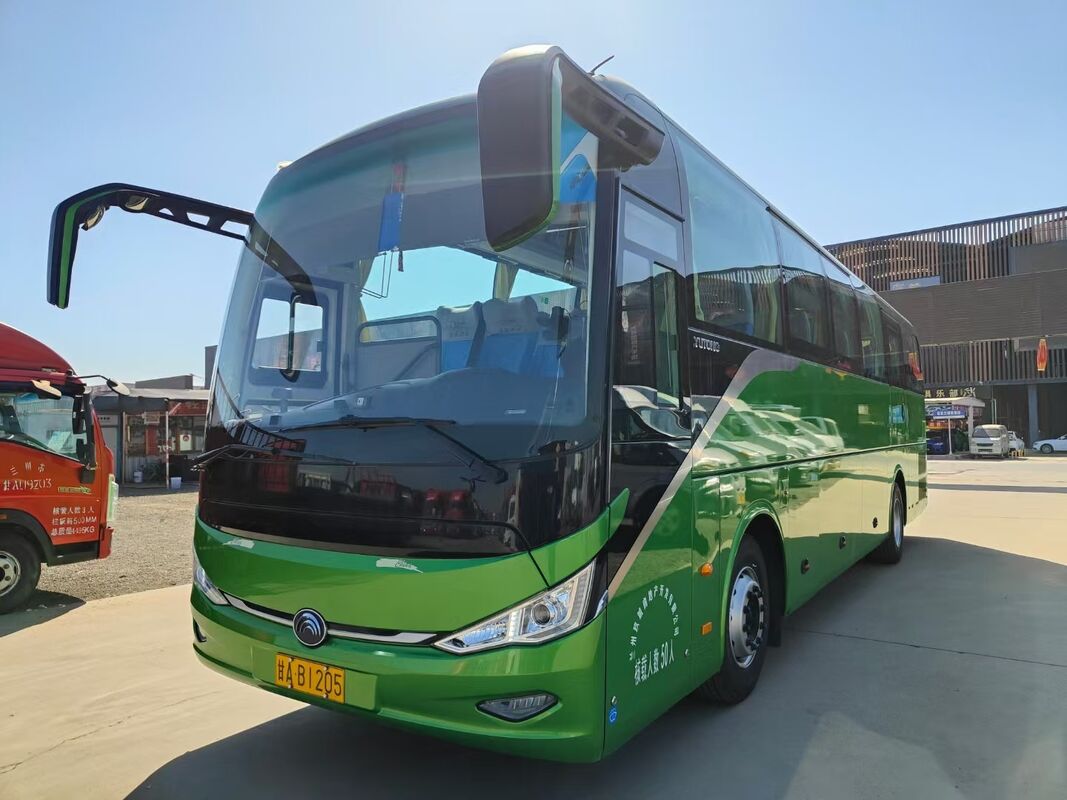 Подержанный туристический автобус Yutong ZK6117 с дизельным двигателем Weichai, двойными дверями, 50 местами, роскошный туристический автобус с левым рулем на продажу