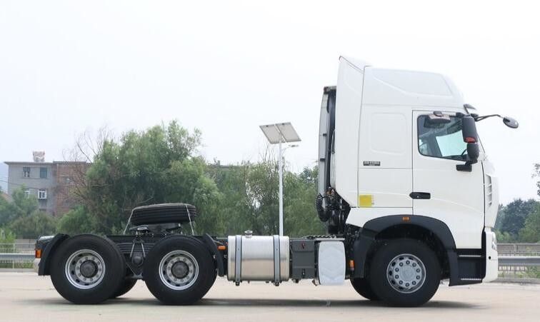 HOWO T7H использовало сверхмощный привод тележек 6x4 с A/C силой двигателя 397kW