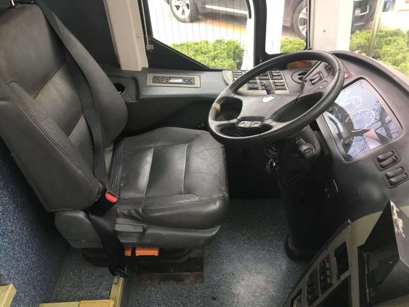 55 рука автобуса КЛК6147 пассажира места более высоко красным используемая перемещением дизельная левая управляя 2013 год