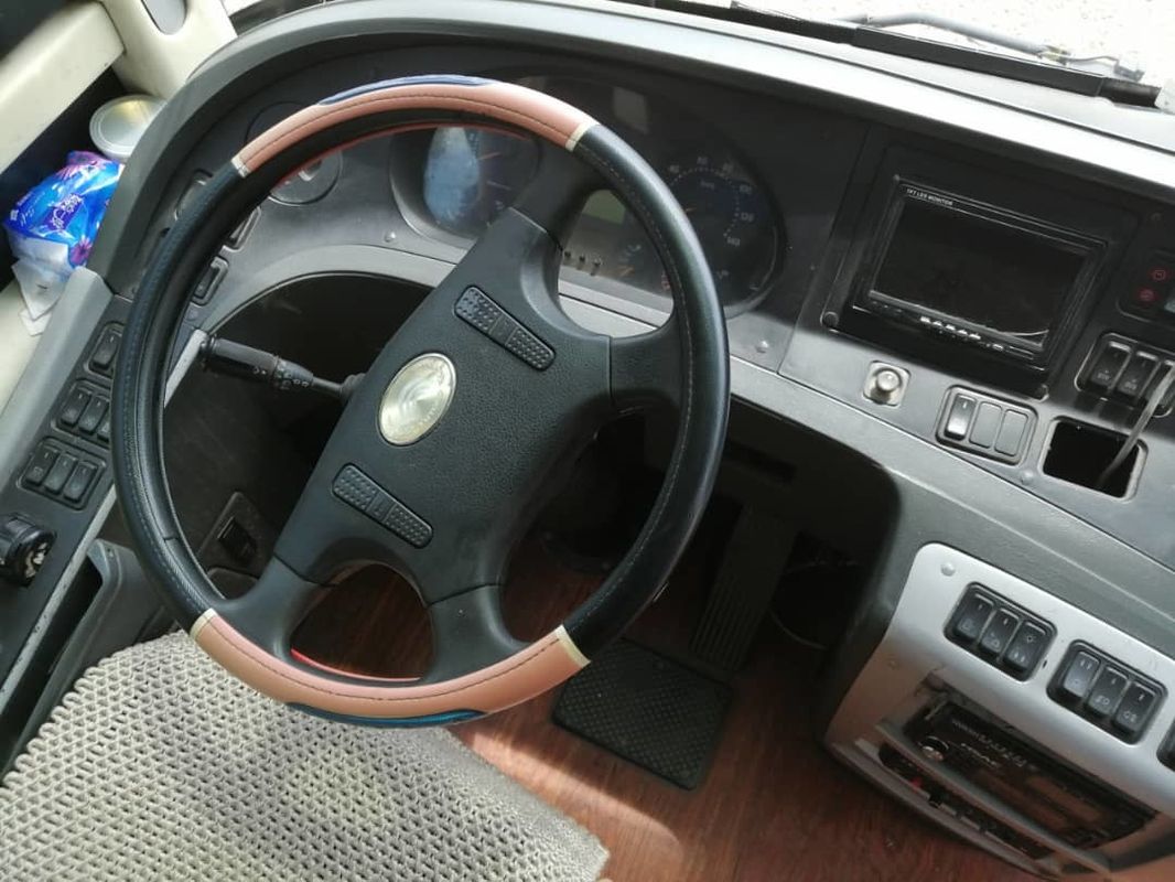53 места использовали автобус тренера Зк 6117 автобусов Ютонг модельный 2009 сила года 132кв
