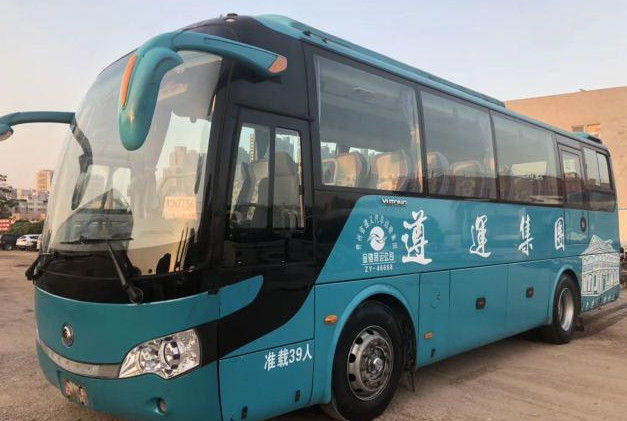 автобус Yutong ZK6908 длины 9m дизельный используемый коммерчески аттестация ISO 2015 мест года 39
