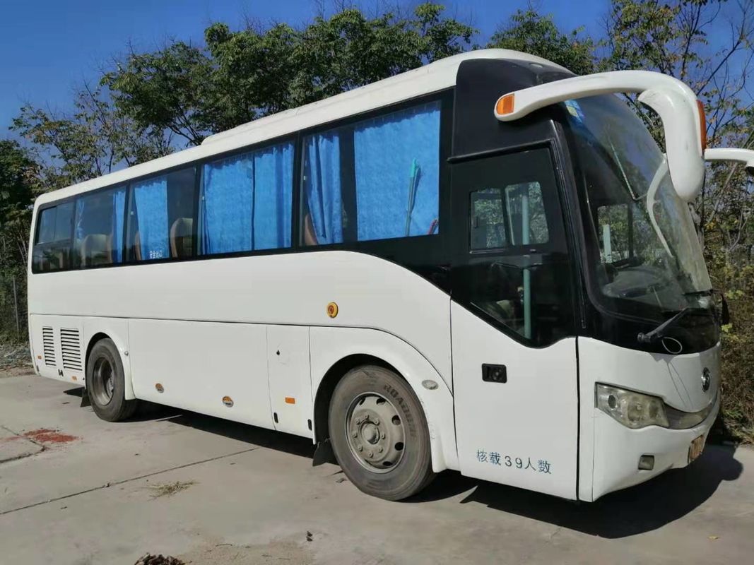 Хорошее состояние автобуса руки белого цвета 2-ое 2010 год 39 усаживает модель Ютонг 6908