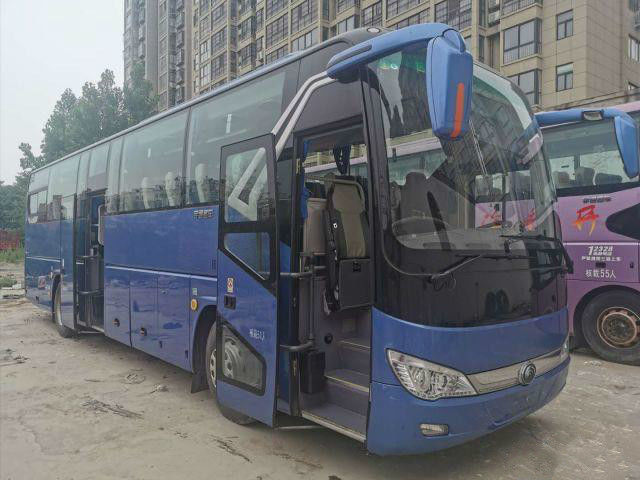 Дизельные двойные двери 51 место 2017 KINGLONG используемое год везут используемый автобус на автобусе тренера с AC
