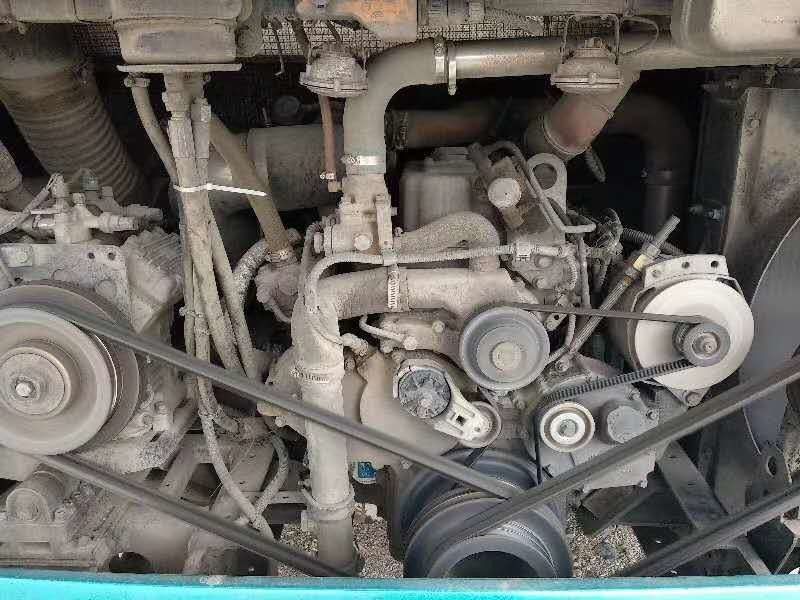 Места ZK6116HF 228kw 51 использовали автобусы Yutong пассажир везет обнаженную фигуру на автобусе километра роскошных мест низкую пакуя LHD
