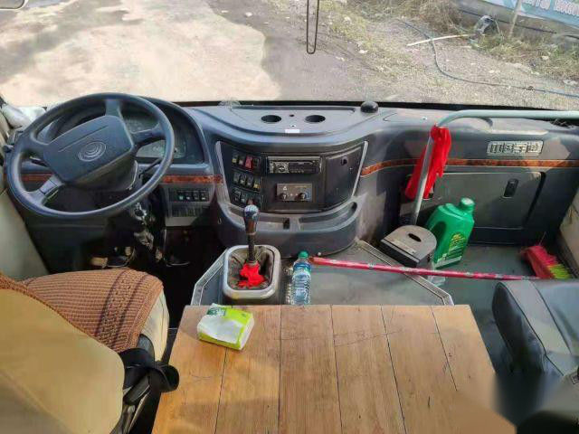 Двери стального шасси автобуса пассажира мест ISO Yutong ZK6752D 29 используемые LHD одиночные
