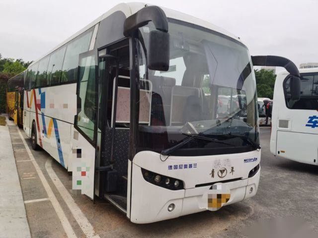 YOUNGMAN JNP6108 39 усаживает места воздушной подушки автобуса пассажира двигателя WP 199kw задним используемые автобусом выйденные шасси управляя кожаные