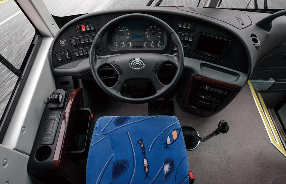 6 автобуса yutong автошины мест ZK6858 двигателя 35 совершенно нового задних с ценой disoucnt в продвижении