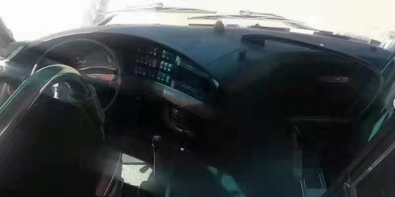 Используемое Yutong везет места на автобусе ZK6122 47 VIP с двигателем 247kw Weichai двойных дверей туалета