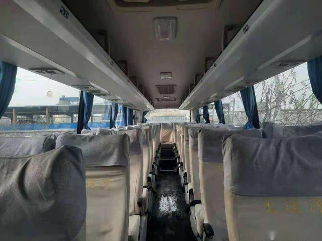Более высоким автобус используемый брендом тренера KLQ6109 46 усаживает дверь Singel управления рулем низкого километра левую