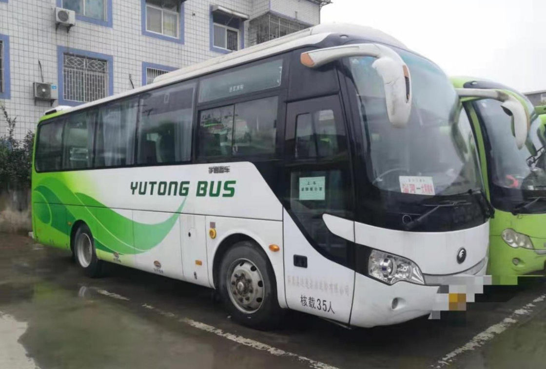 Используемое Yutong везет автобус на автобусе пассажира шасси мест Zk6858 35 стальной одиночной используемый дверью