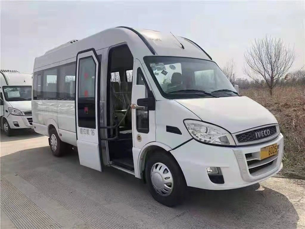 Год белого бренда IVECO используемый и новый минибуса 15 мест 129Hp дизеля 2016-2017