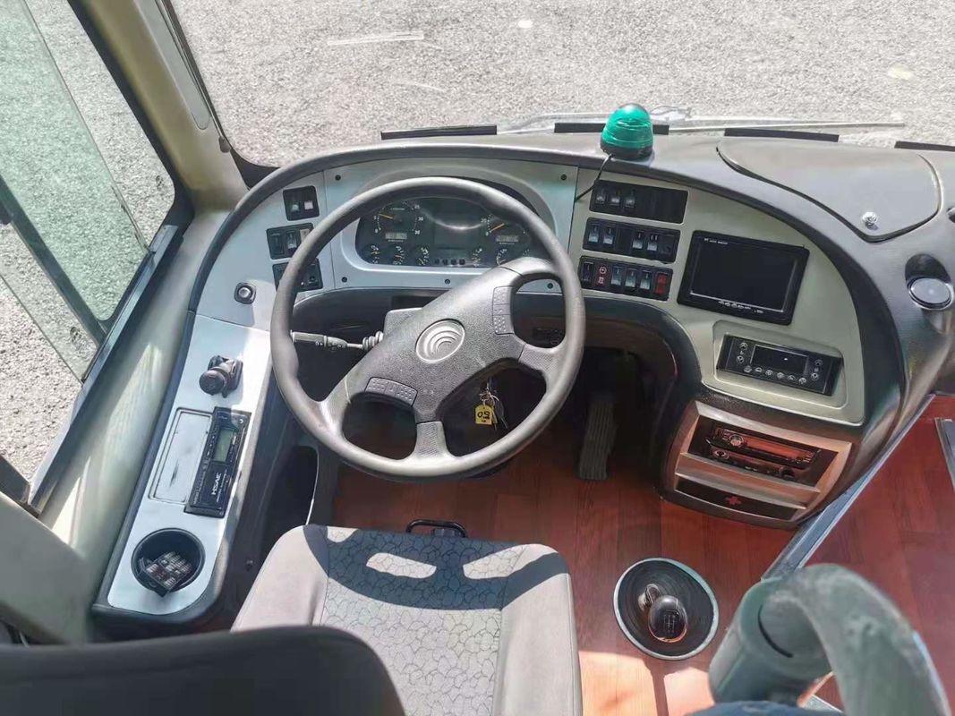 Используемый туристический автобус Yutong ZK6999 45 усаживает задние шасси воздушной подушки автобуса LHD пассажира двигателя 177kw
