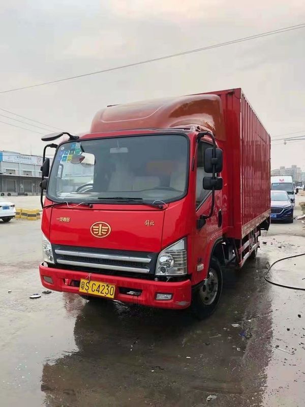 Используемое FAW Van Груз Тележка 140HP 5.2M большой год емкости 4x2 подержанный 2018