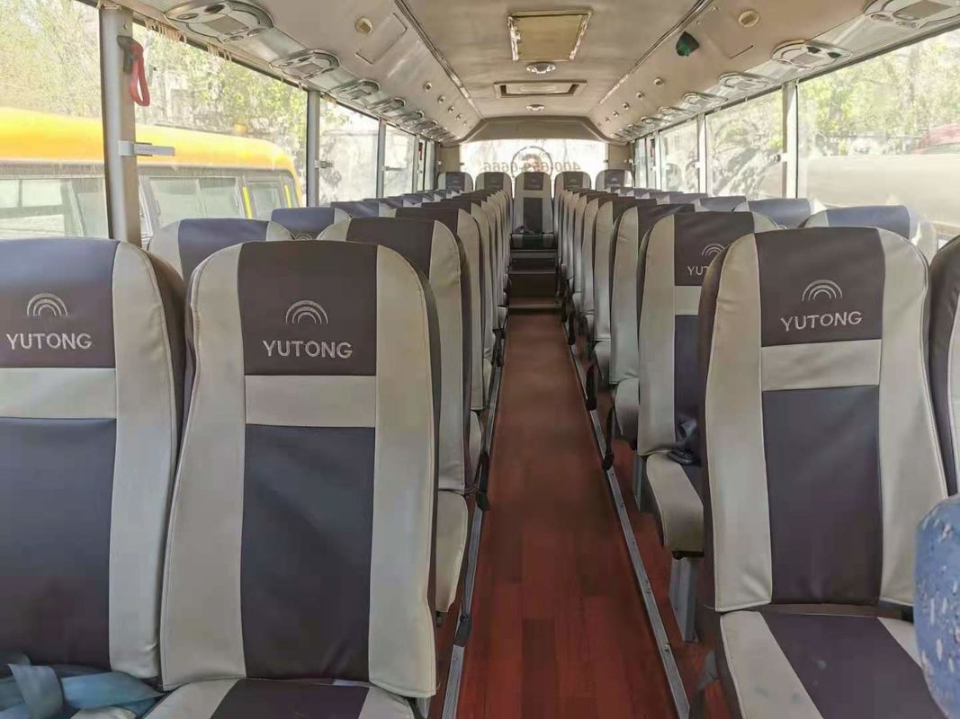 45 используемый местами автобус тренера Yutong ZK6999 используемый автобусом двигатели дизеля управления рулем LHD двигателя 2012 год задние