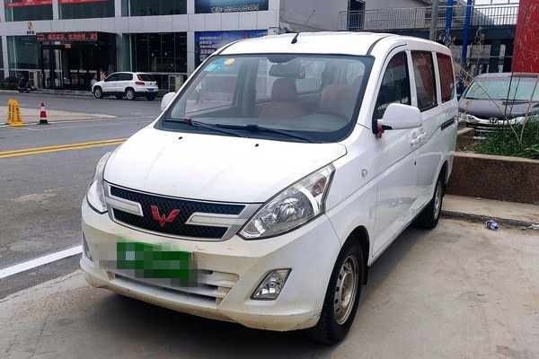 Бензин 2016 подержанных автомобилей автобуса подержанного автомобиля Wuling мест года 7 мини заправляет топливом привод LHD