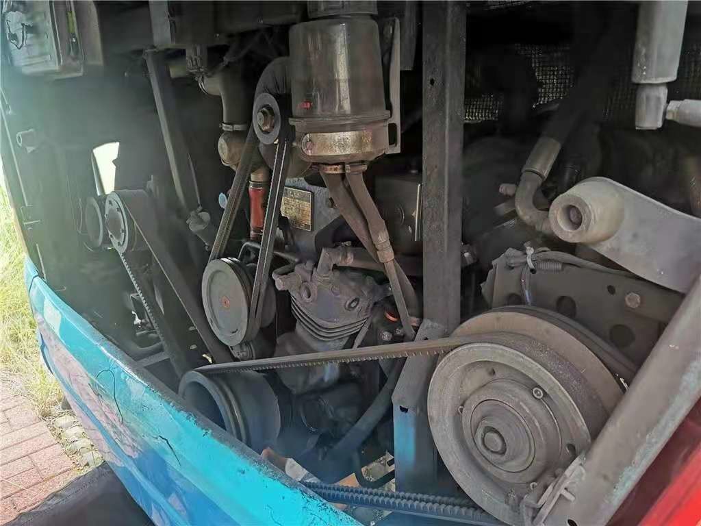 Используемое шасси воздушной подушки двигателя 336kw мест WP.10 автобуса ZK6122 49 Yutong заднее использовало автобус тренера