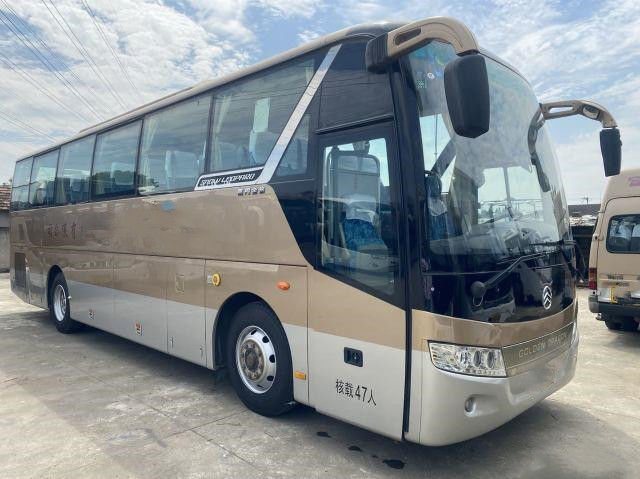 Используемые двери золотого двигателя автобуса XML6103 47seats 171 дракона заднего одиночные использовали автобус тренера