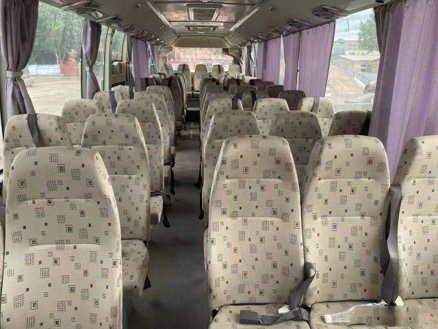 Автобус Yutong пассажира евро Yuchai двигателя двойных дверей автобуса 54seats бренда Yutong подержанное дизельное заднее IV используемый