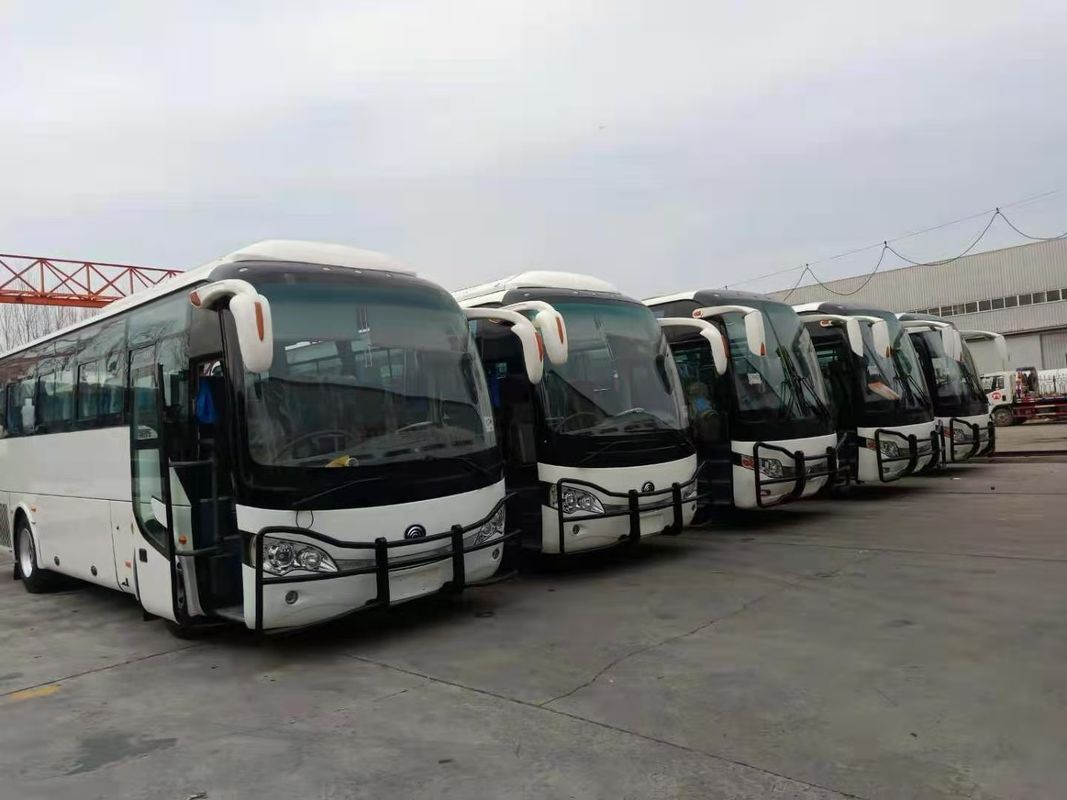 39 мест YutongBus используемое ZK6908 использовали автобус тренера 2013 года управляя двигателями дизеля LHD