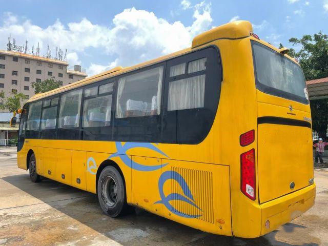 Используемый двигатель зада автобуса XMQ6110 Kinglong использовал двойные двери автобуса тренера 50 шасси воздушной подушки евро IV мест