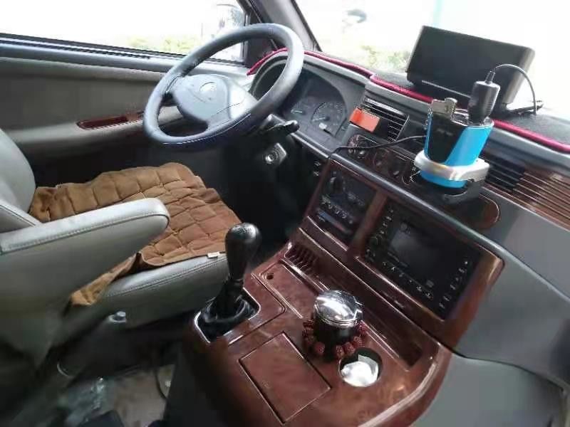Используемый мини Benz бренда автобуса 15 мест использовал километр автомобиля MB100 Benz низкий