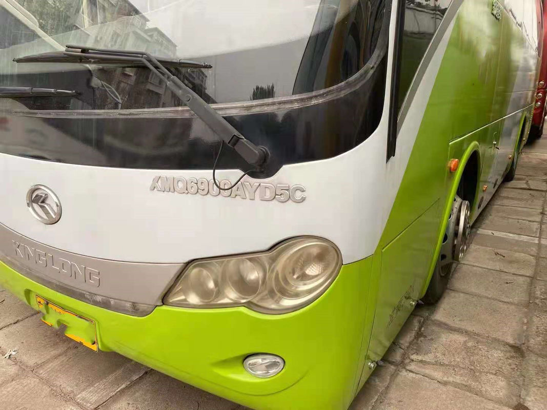 Используемый автобус XMQ6900 Kinglong использовал управление рулем стального шасси евро III двигателя 180kw Yuchai мест туристического автобуса 39 левое
