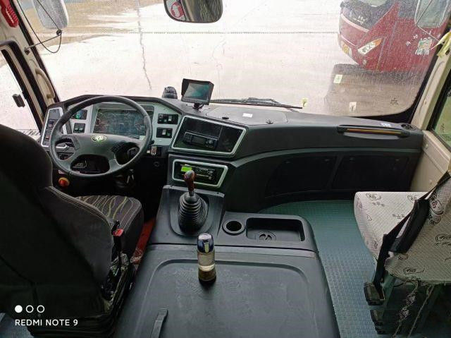 Используемые места автобуса 22 Dongfeng использовали мини двигатель 96kw автобуса EQ6660 Weichai хорошее состояние километра 2020 год низкое