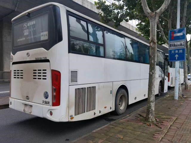 Используемый автобус тренера автобуса Kinglong низким используемый километром для модели XMQ6112 двери мест Африки 50 одиночной