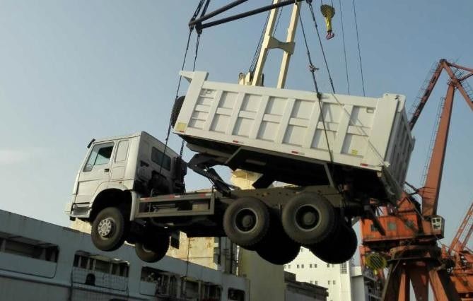 Совершенно новый самосвал HOWO 8x4 371HP 25CBM для минируя транспорта
