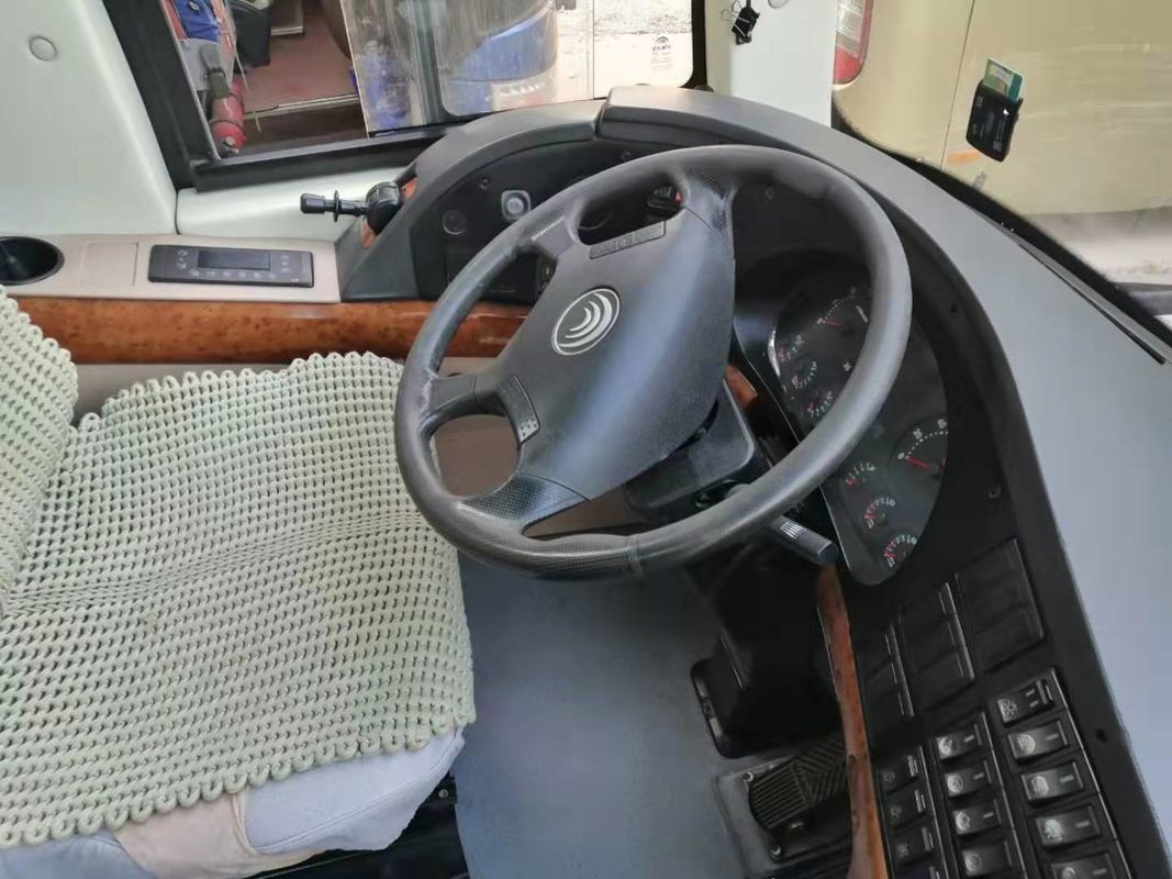 Подержанный год автобуса ZK6122 Yutong 2019 использовал автобусы Yutong почти новые в управлении рулем LHD