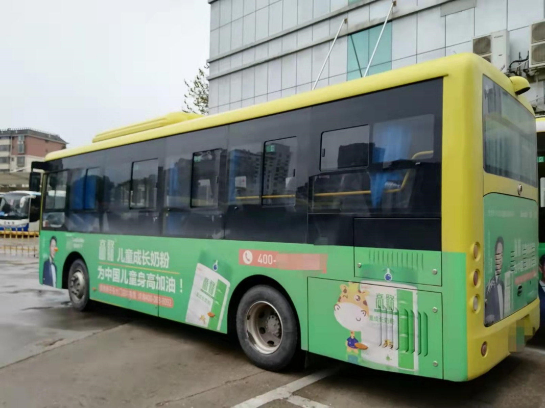 Электрические автобусы альтернативной энергии Seaters автобуса 15 автобуса ZK6815 Тойота Hiace города Yutong и тренеры  53 места