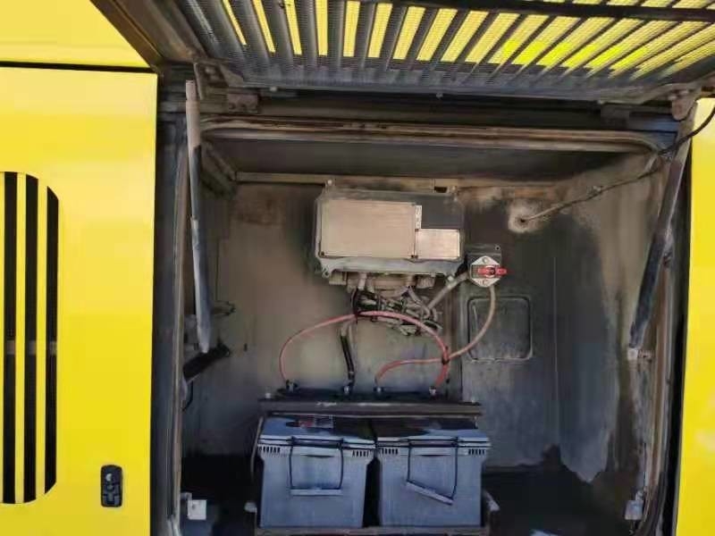 Используемый автобус Zk6110 60 Yutong усаживает тренера путешествия плана LHD двигателя 2+3 зада Yuchai
