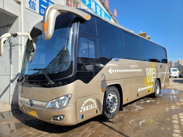Двигатель Yuchai 270kw тренера туристического автобуса мест счетчика 38 пассажира автобуса Youtong Zk6908 автобуса
