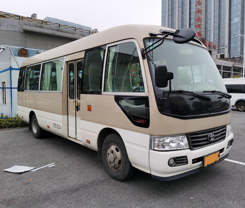 Двигателя 23 Hino автобуса каботажного судна LHD автобус Seater подержанного хаки с роскошной A/C системой