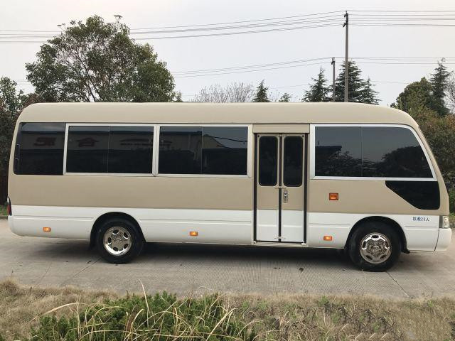 Подержанный автобус бензина автобуса 3TR каботажного судна Тойота использовал 23 автобусов мест мини в пользе 2013 год