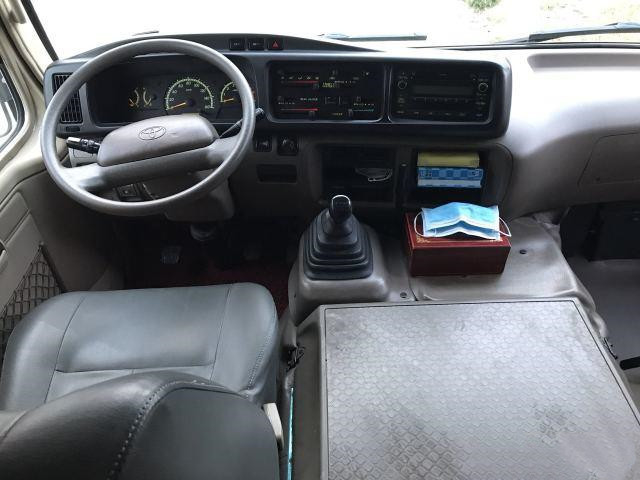 Подержанный автобус бензина автобуса 3TR каботажного судна Тойота использовал 23 автобусов мест мини в пользе 2013 год