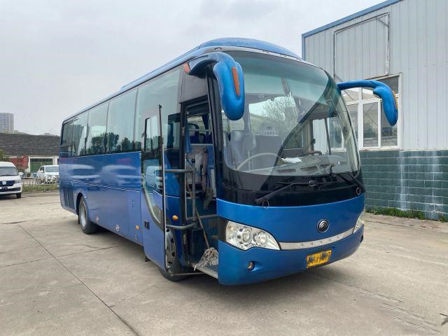 Используемые места Yutong Zk6888 автобуса 37 тренера везут на автобусе и тренируют привод правой руки автобуса