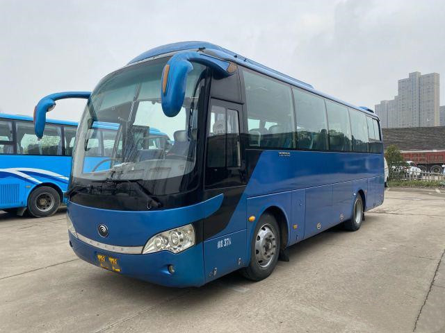 Используемые места Yutong Zk6888 автобуса 37 тренера везут на автобусе и тренируют привод правой руки автобуса
