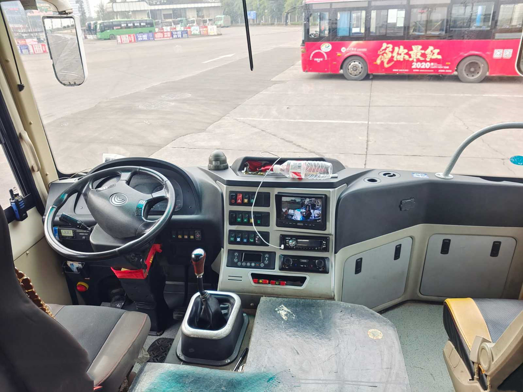 Используемый бренд ZK6761 Yutong в ЕВРО используемом автобусом Yuchai двигателя 2017 используемом годом LHD дизельным белым v 29 автобусов мест