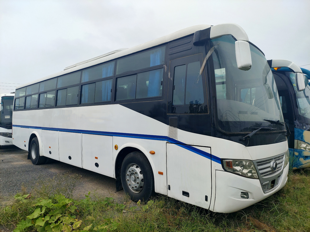 Используемый автобус Yutong 2018 год сделанных в Китае использовал дизельного тренера LHD автобус использовал белый автобус двигателя фронта 51 места