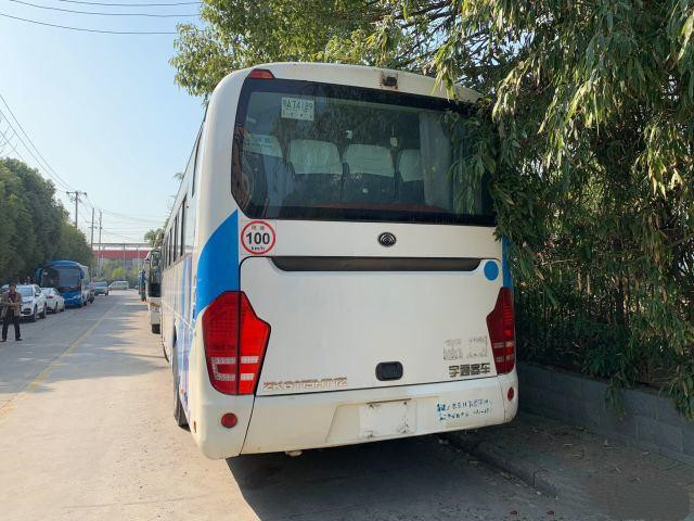 Используемые автобусы тренера с автобусом ручным RHD/LHD Yutong автобуса AC Zk6115 49 Seater