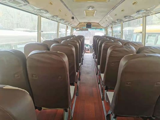 Используемый туристический автобус Yutong ZK6999 45 усаживает задние шасси воздушной подушки автобуса LHD пассажира двигателя 177kw