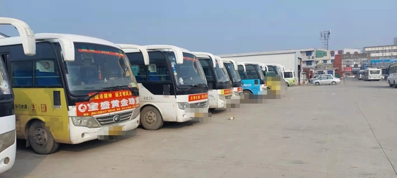 Левый ручной привод использовал роскошные автобусы города Yutong заправляет топливом двигатель мест дизеля 30 передний