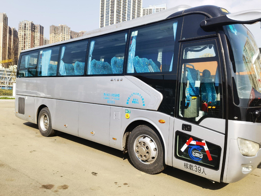 Двигатель Yuchai автобуса города мест двери 38 автобуса автобуса XML6907 Passanger дракона тренера золотой
